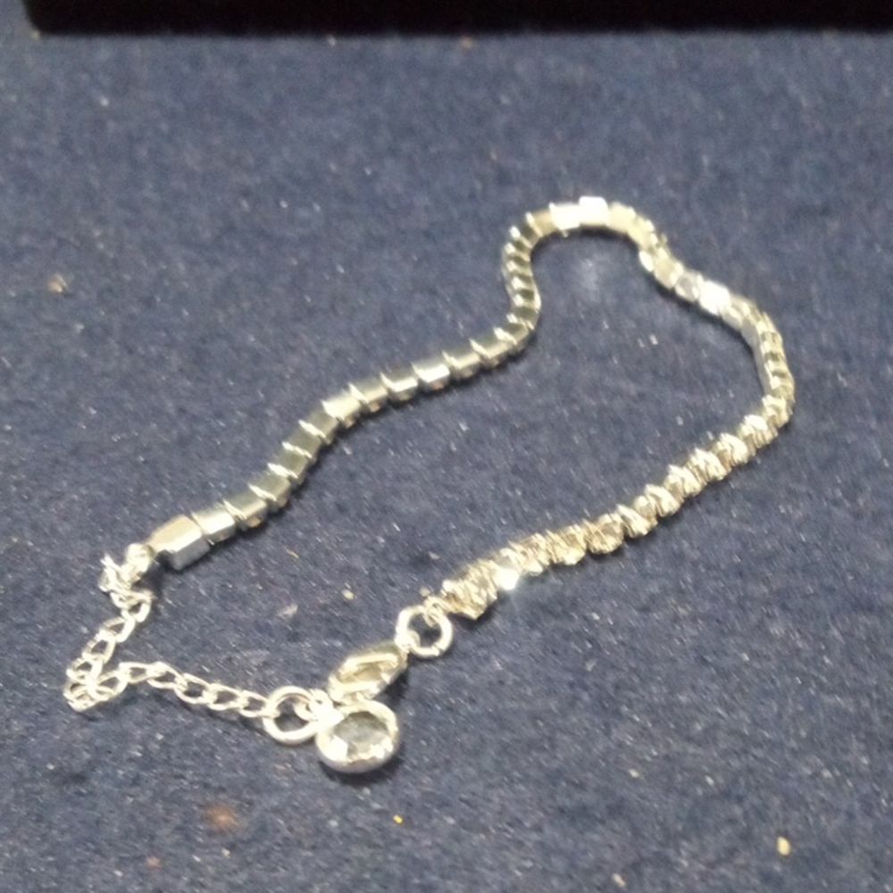 Elegant Silvertone Tennis Bracelet Moissanite Stones 8 In Adjustable